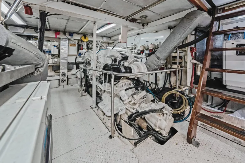 Serenity Yacht Photos Pics Engine Room