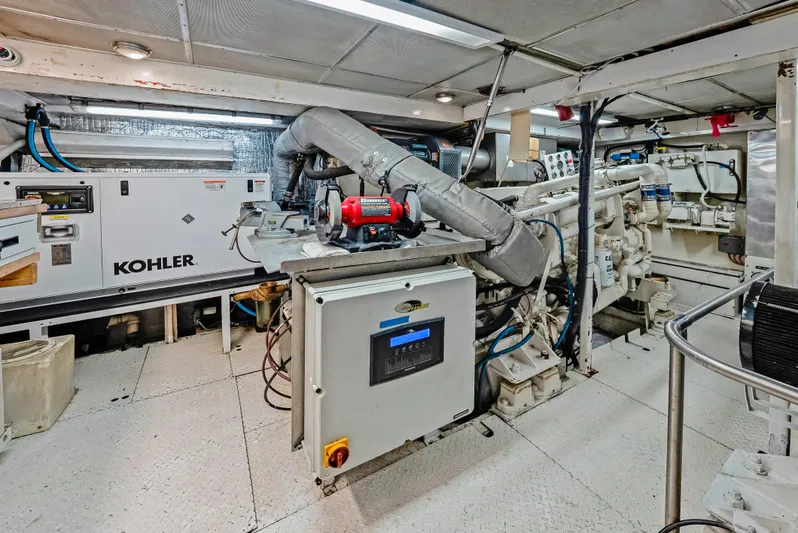 Serenity Yacht Photos Pics Engine Room