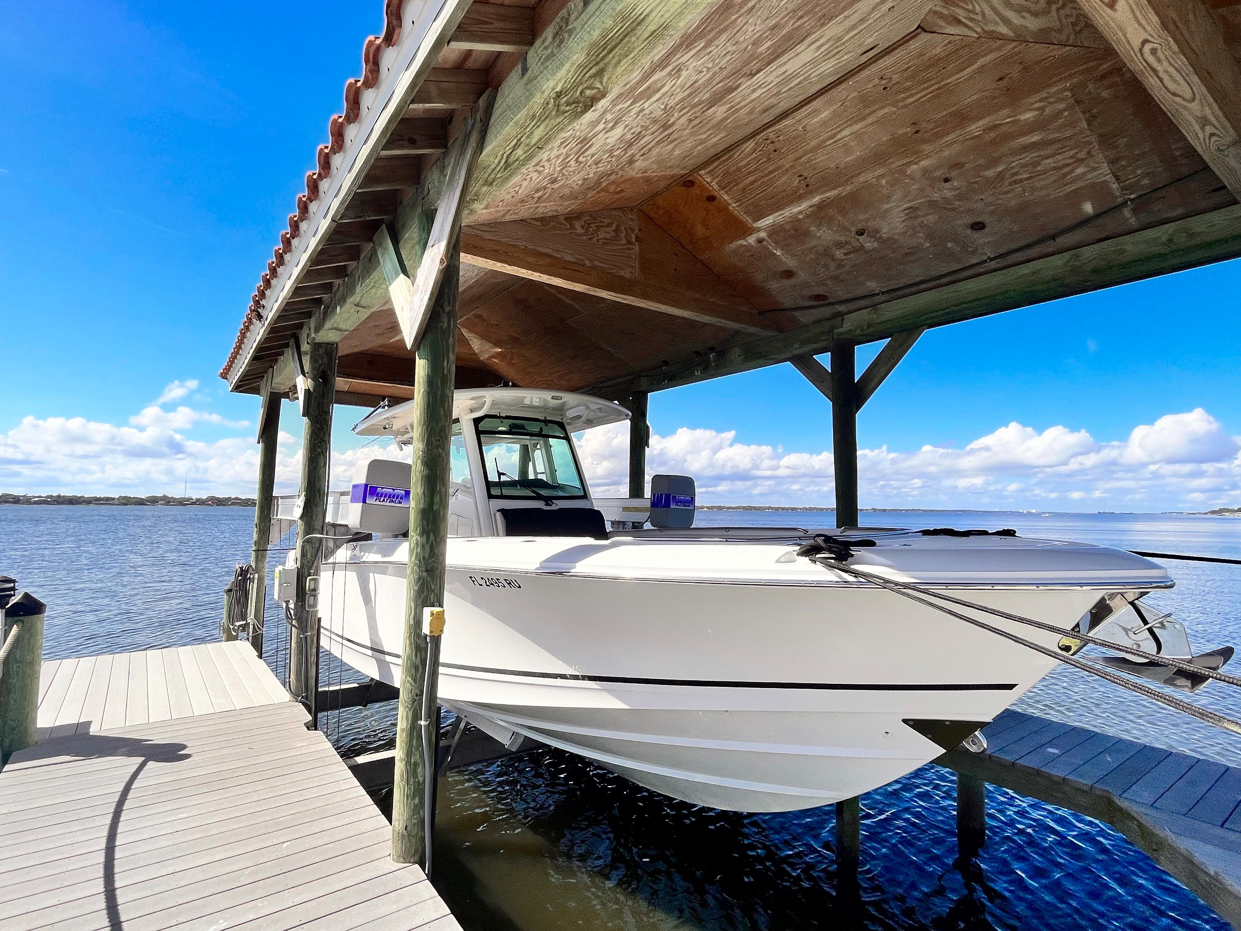 2018 Boston Whaler 330 Outrage Centre Console for sale - YachtWorld