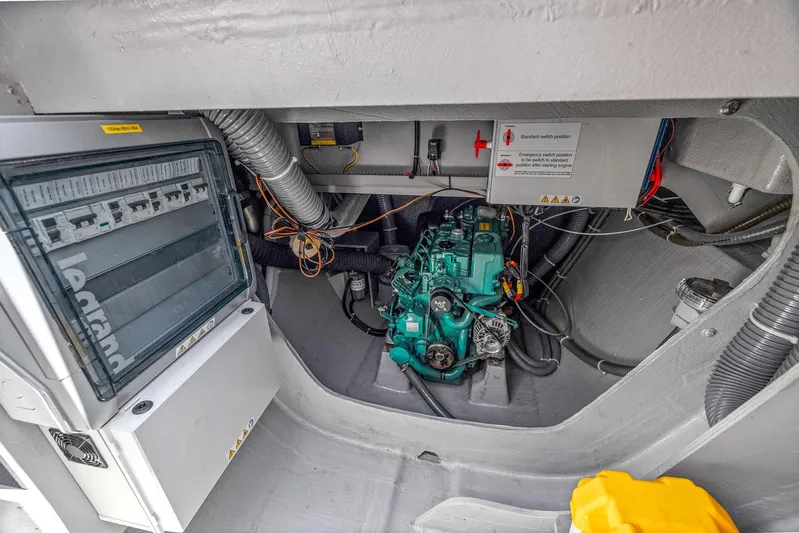 Vlaroda Yacht Photos Pics 