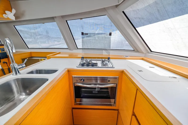 Vlaroda Yacht Photos Pics 