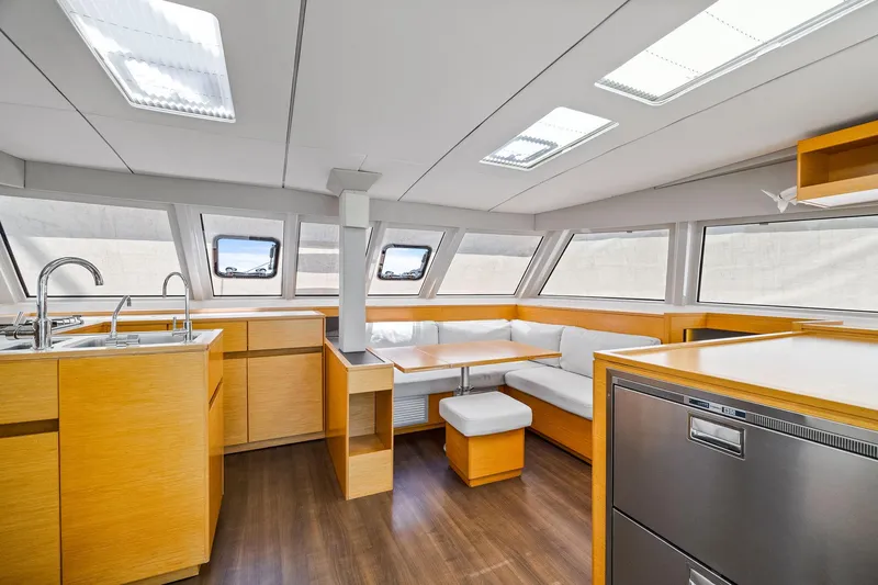 Vlaroda Yacht Photos Pics 