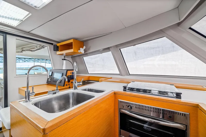 Vlaroda Yacht Photos Pics 