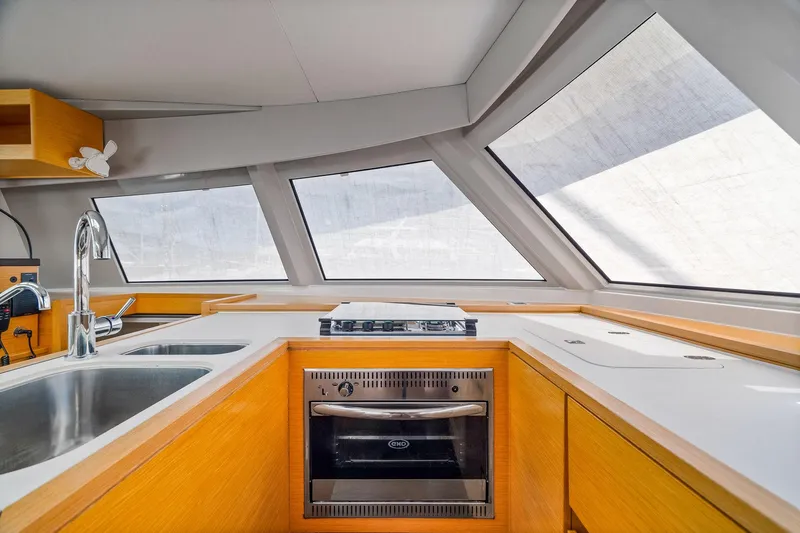 Vlaroda Yacht Photos Pics 