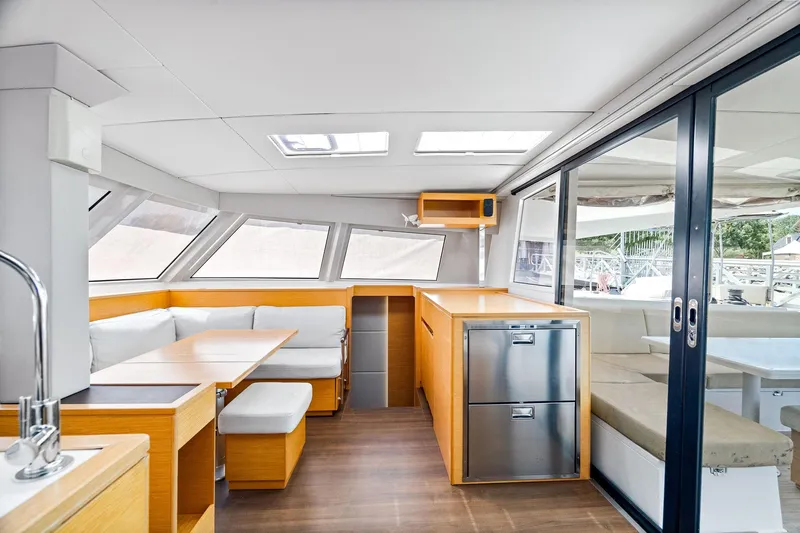 Vlaroda Yacht Photos Pics 