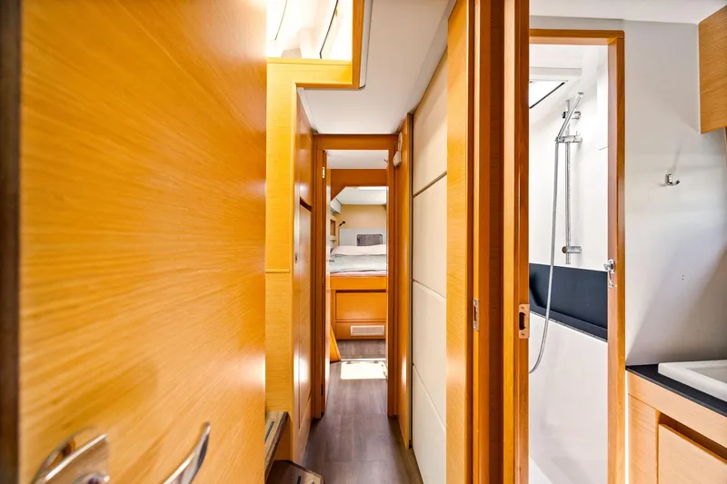 Vlaroda Yacht Photos Pics 