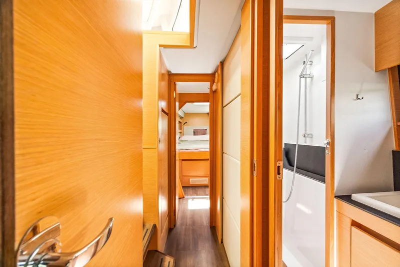 Vlaroda Yacht Photos Pics 