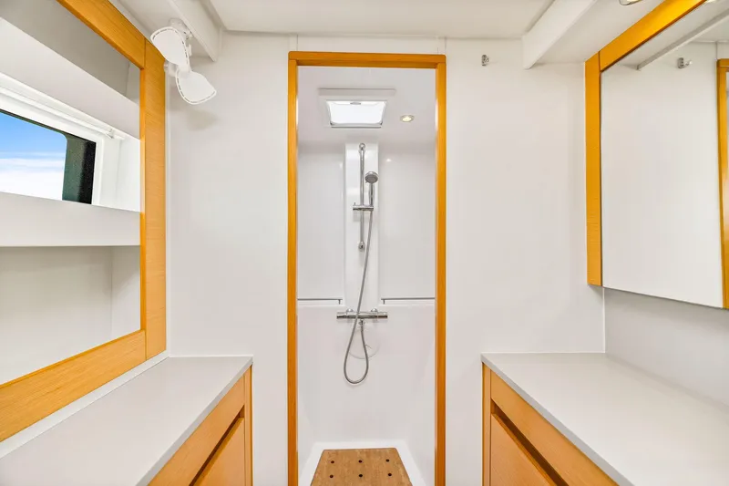 Vlaroda Yacht Photos Pics 