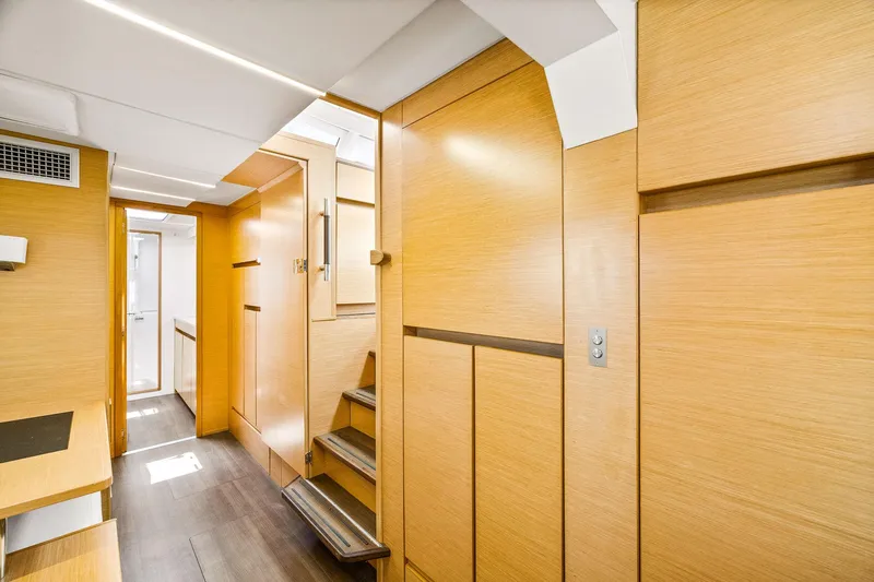 Vlaroda Yacht Photos Pics 