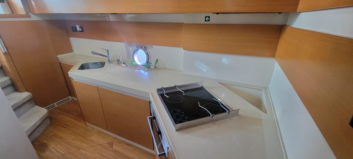 2013 Azimut 45 