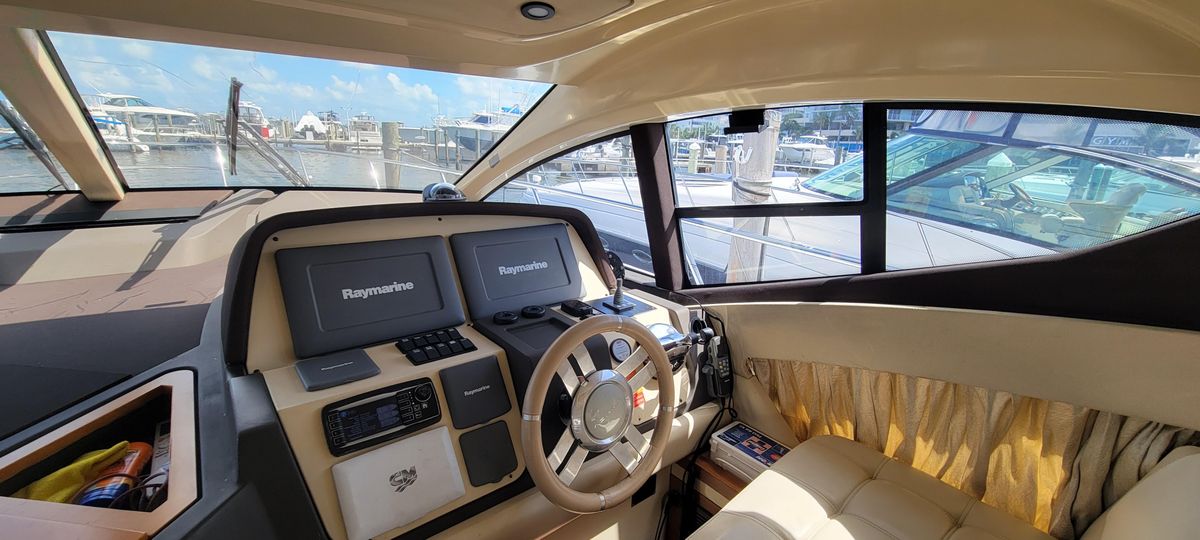 2013 Azimut 45 