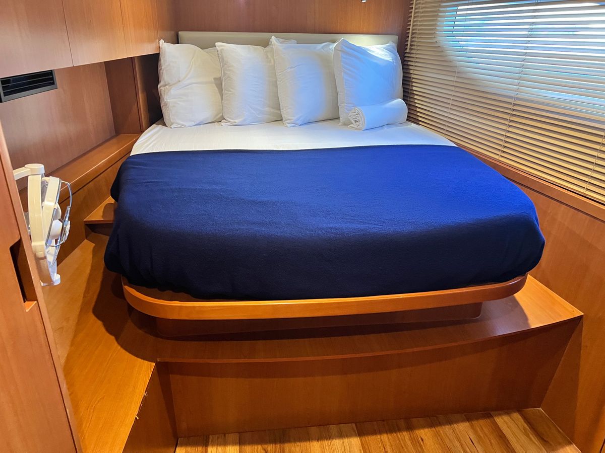 2016 Aquila 48 
