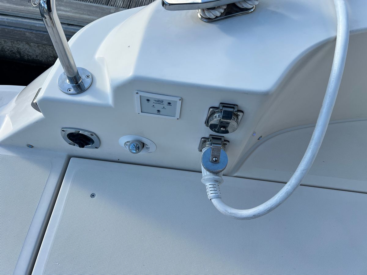 2016 Aquila 48 