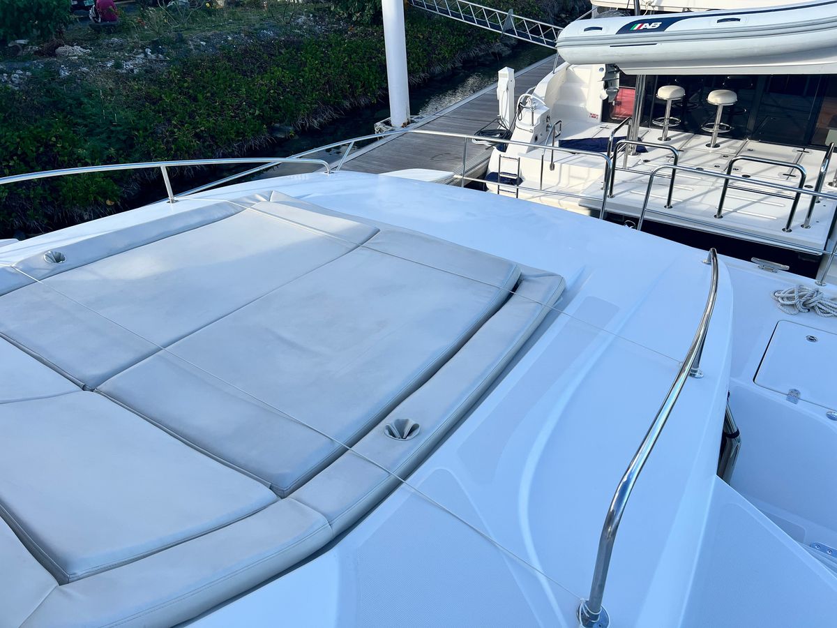 2016 Aquila 48 