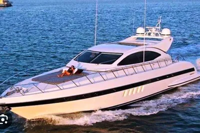 Mangusta 72
