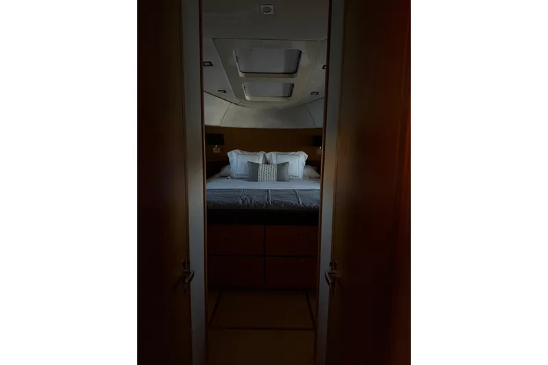 Big Blue Yacht Photos Pics Luxurious bedroom interior of 2014 Fairline Squadron 78 Custom yacht.