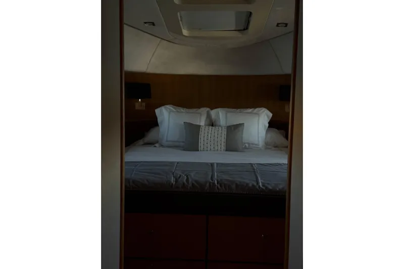 Big Blue Yacht Photos Pics Luxurious bedroom interior of 2014 Fairline Squadron 78 Custom yacht.