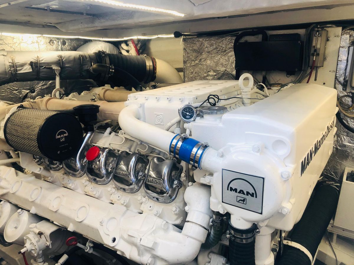 2000 Pershing 55 