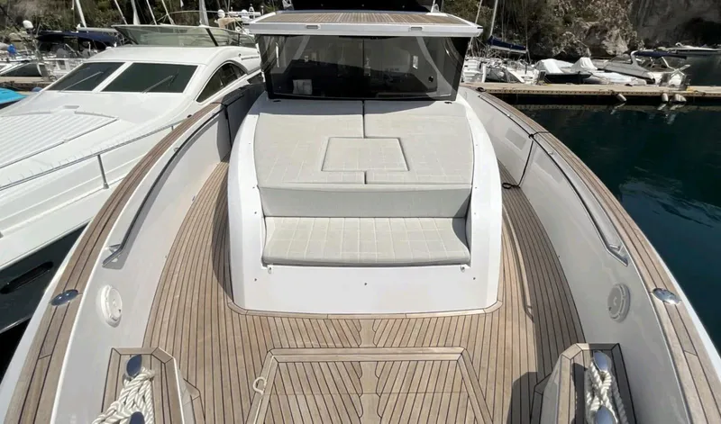  Yacht Photos Pics Pardo Yachts E60 2021 model with sleek deck design and luxurious seating.