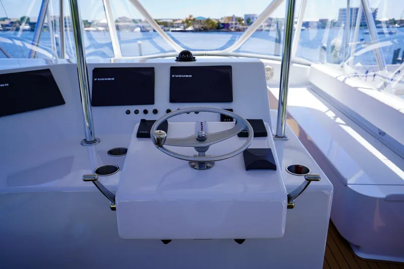 Misa Yacht Photos Pics 1997 Blackwell Boatworks 60 Convertible- MISA- Helm