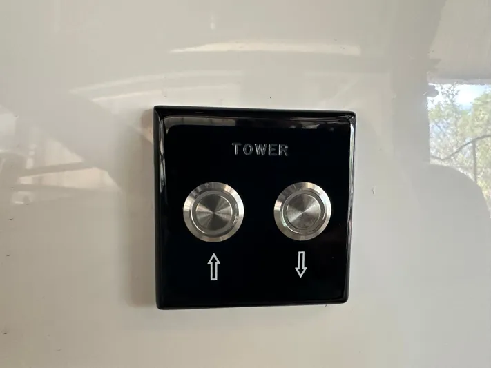  Yacht Photos Pics Tower control switch on Sea Ray 260 SLX OB 2024.