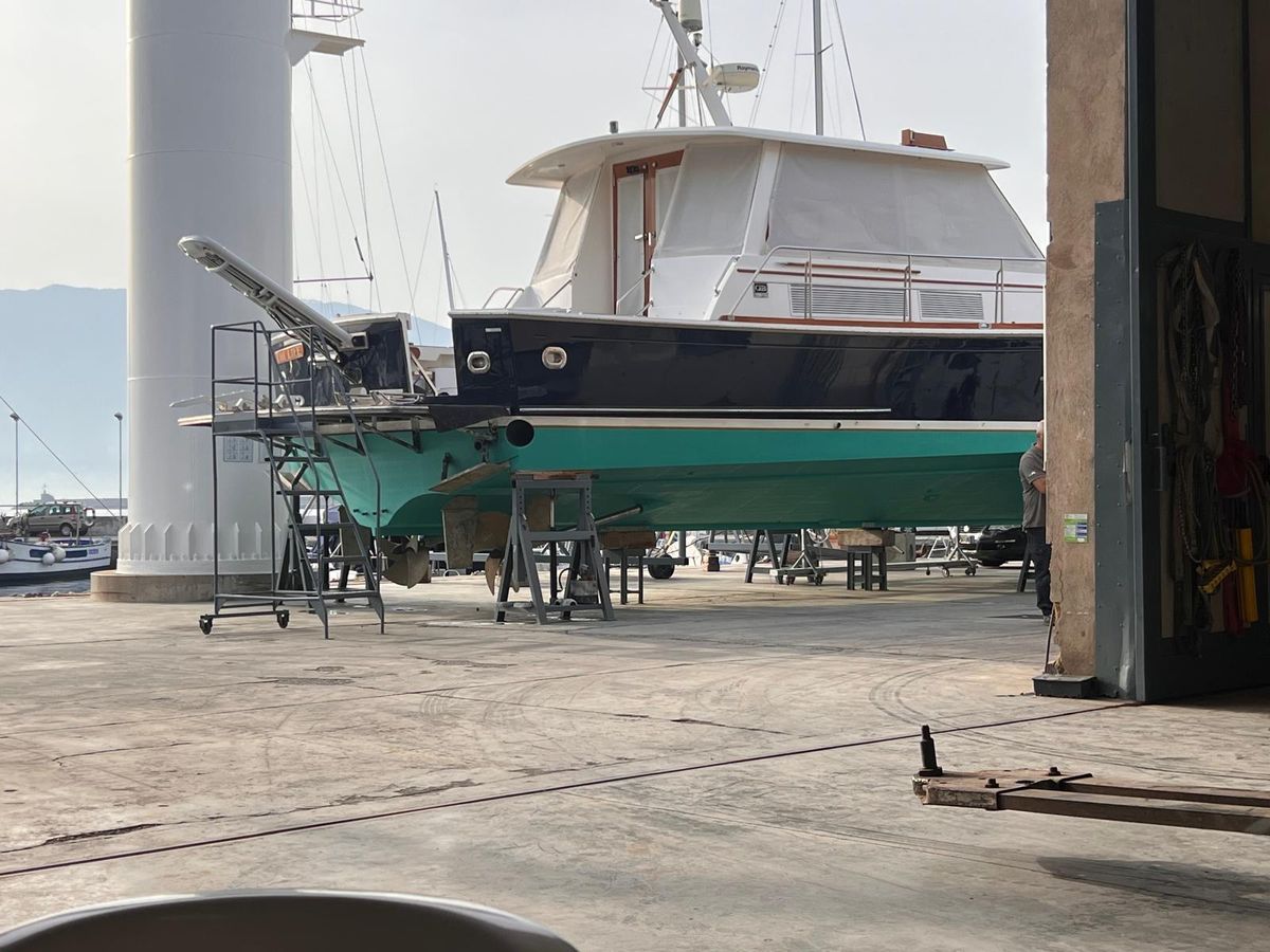 2004 Grand Banks 54 