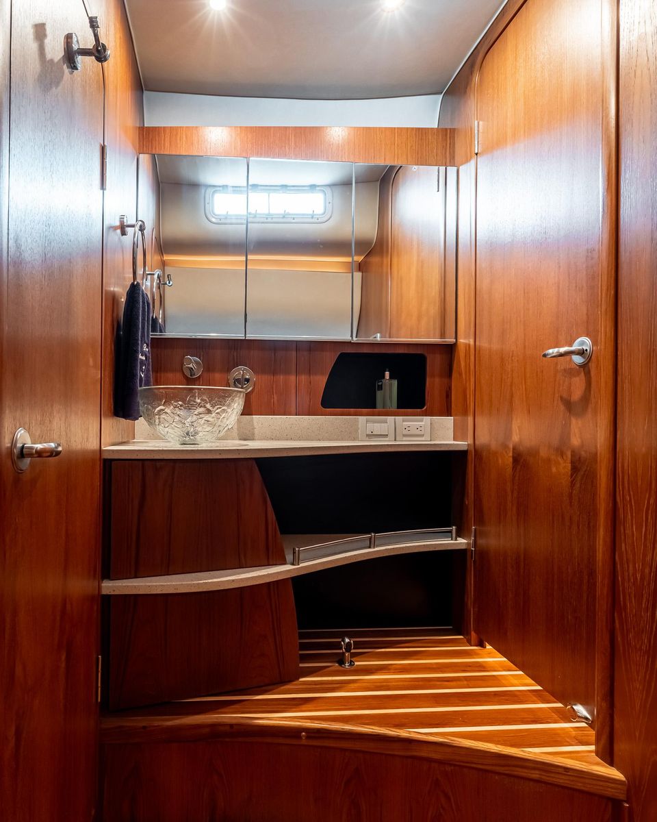 2007 Tiara Yachts 43 