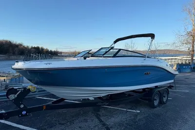 Sea Ray SPX 230