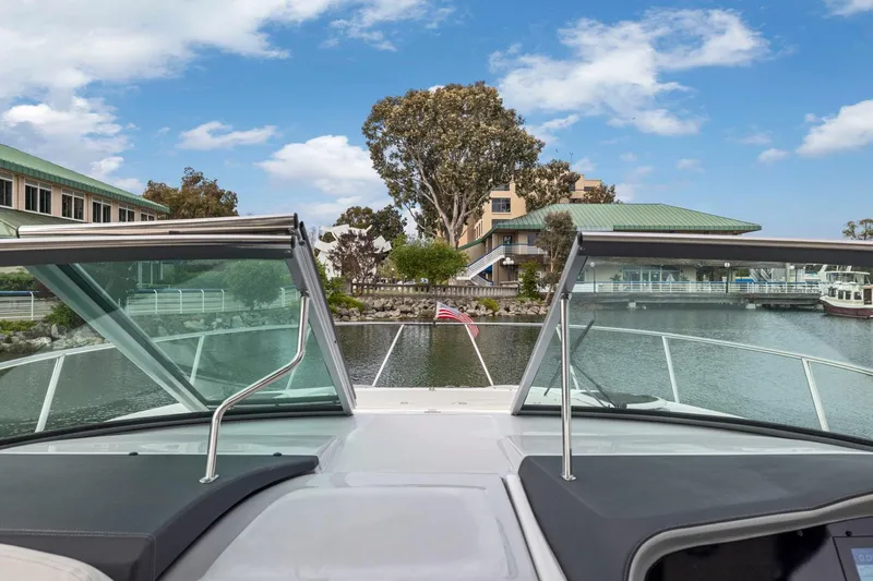 Parisii Yacht Photos Pics 