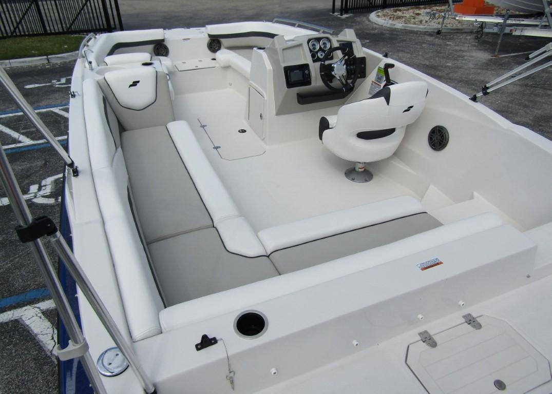 2023 Starcraft Svx 211 Ob Deck Boat For Sale Yachtworld 7771