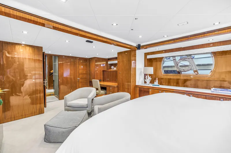 Encore Yacht Photos Pics Luxurious 2015 Horizon E88 yacht interior with elegant wood paneling and modern furnishings.