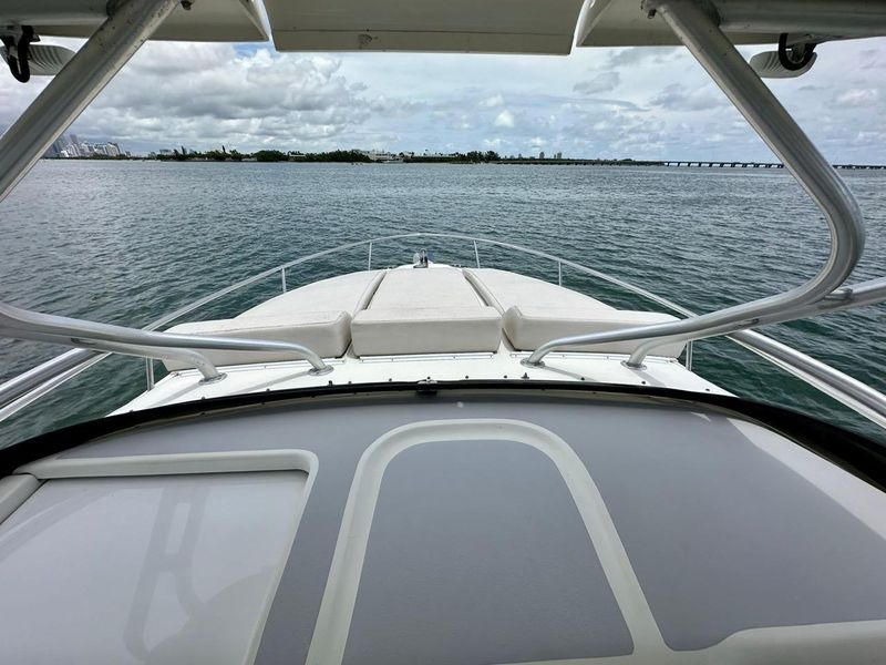 2006 Hydra-Sports 3300 VX Center Console