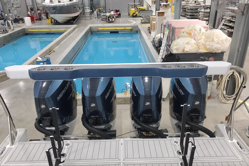  Yacht Photos Pics 2026 Formula 400 Super Sport Crossover with Mercury engines in a testing facility.