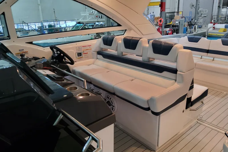  Yacht Photos Pics 2026 Formula 400 Super Sport Crossover interior with luxurious seating and modern helm.