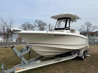 2018 Boston Whaler 230 Outrage