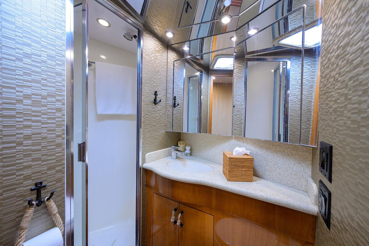 2001 Hatteras 60 