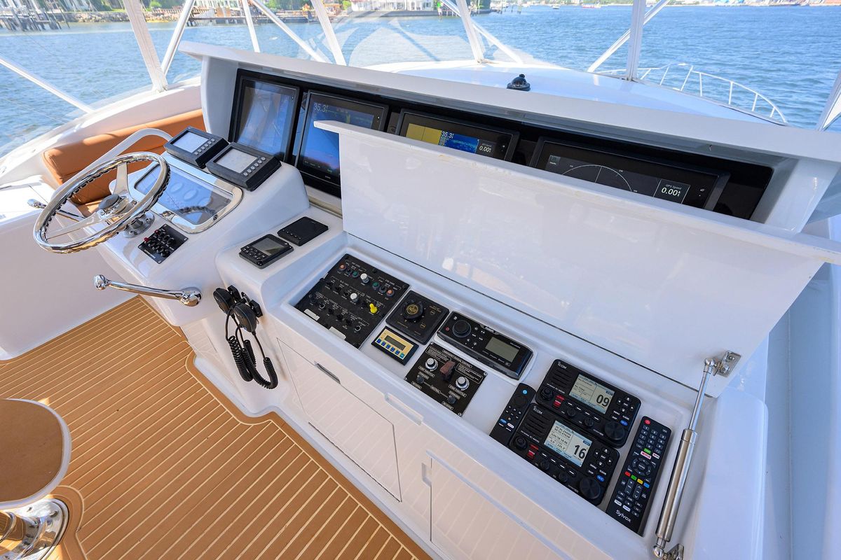2001 Hatteras 60 
