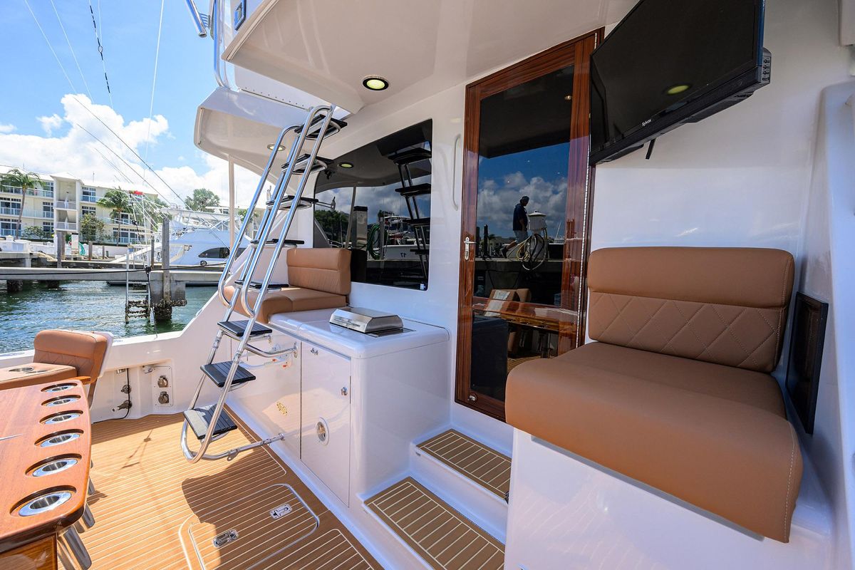 2001 Hatteras 60 
