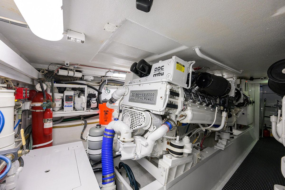 2001 Hatteras 60 