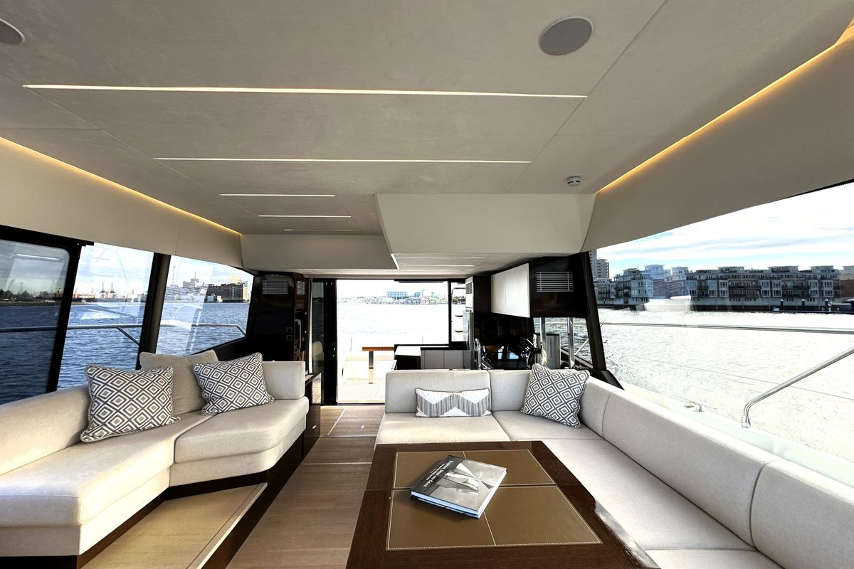 2023 Prestige 59 