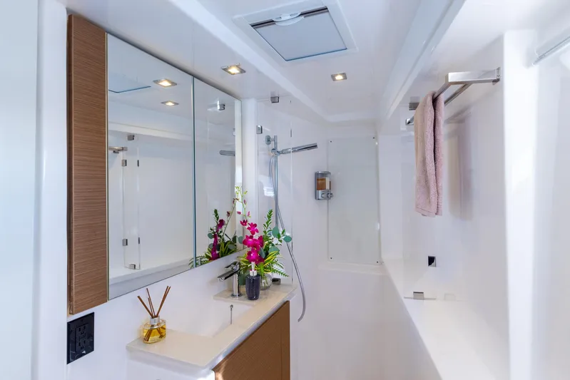 Salty Dog Yacht Photos Pics 