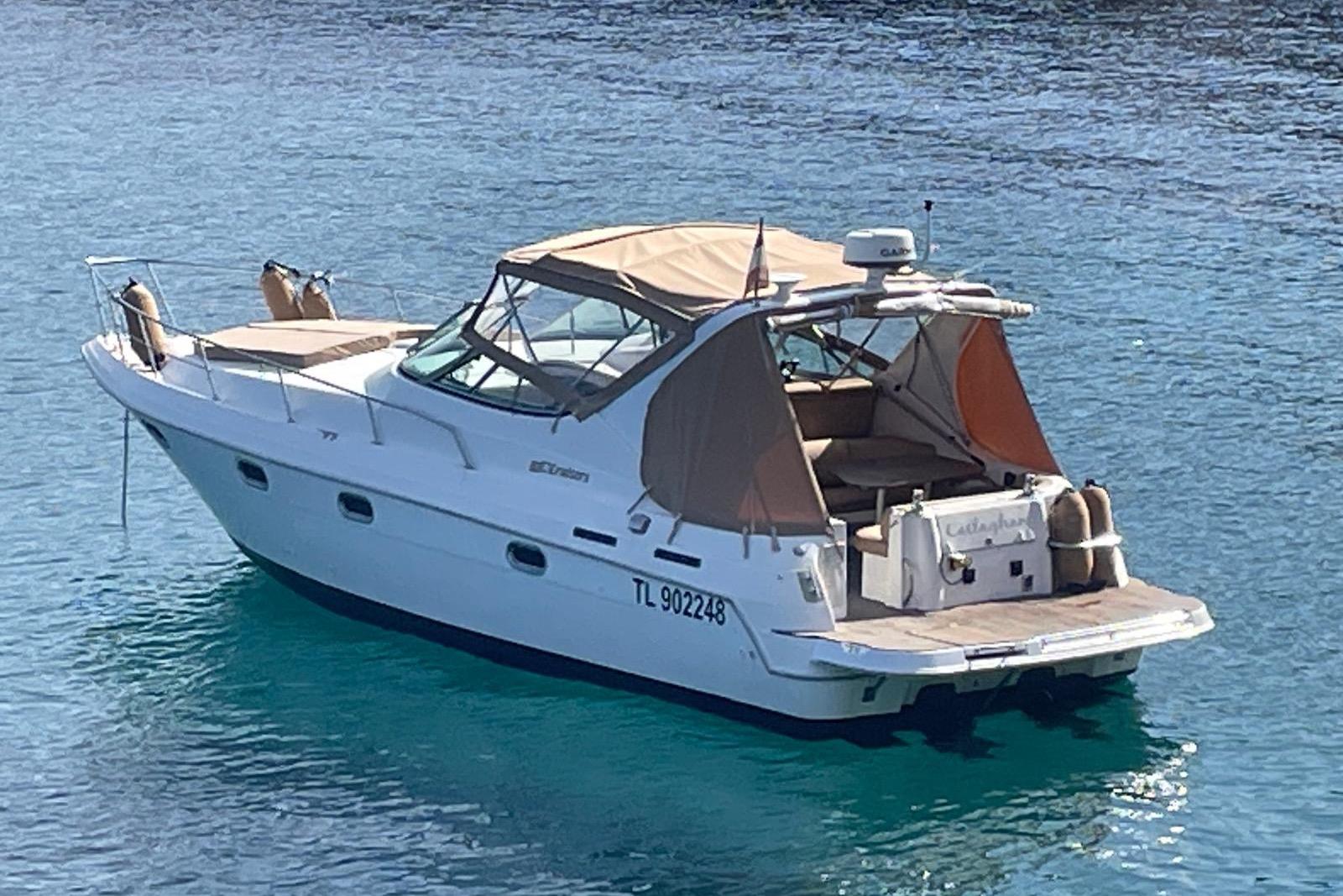 1996 Cruisers Yachts 340 Express