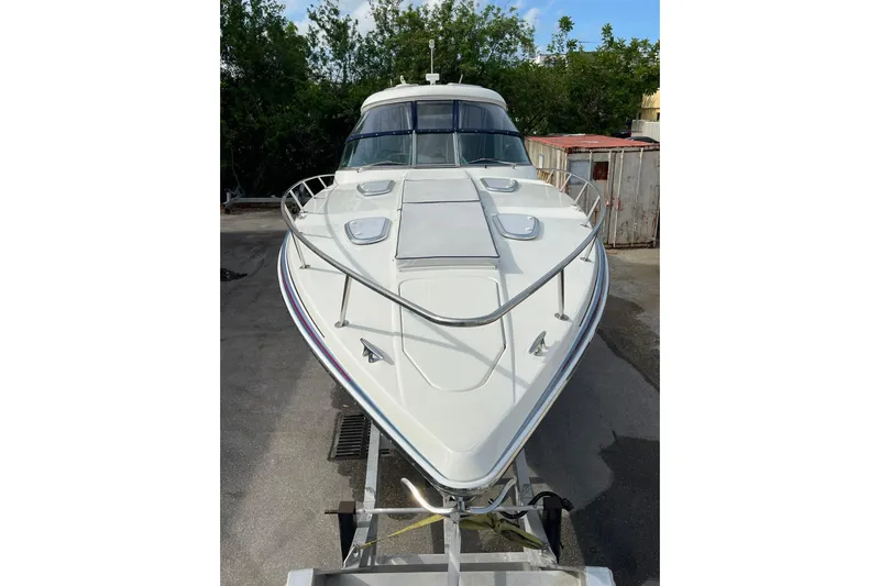 Sonatella Yacht Photos Pics 2017 Formula 400 Super Sport boat on trailer, viewed from the bow.