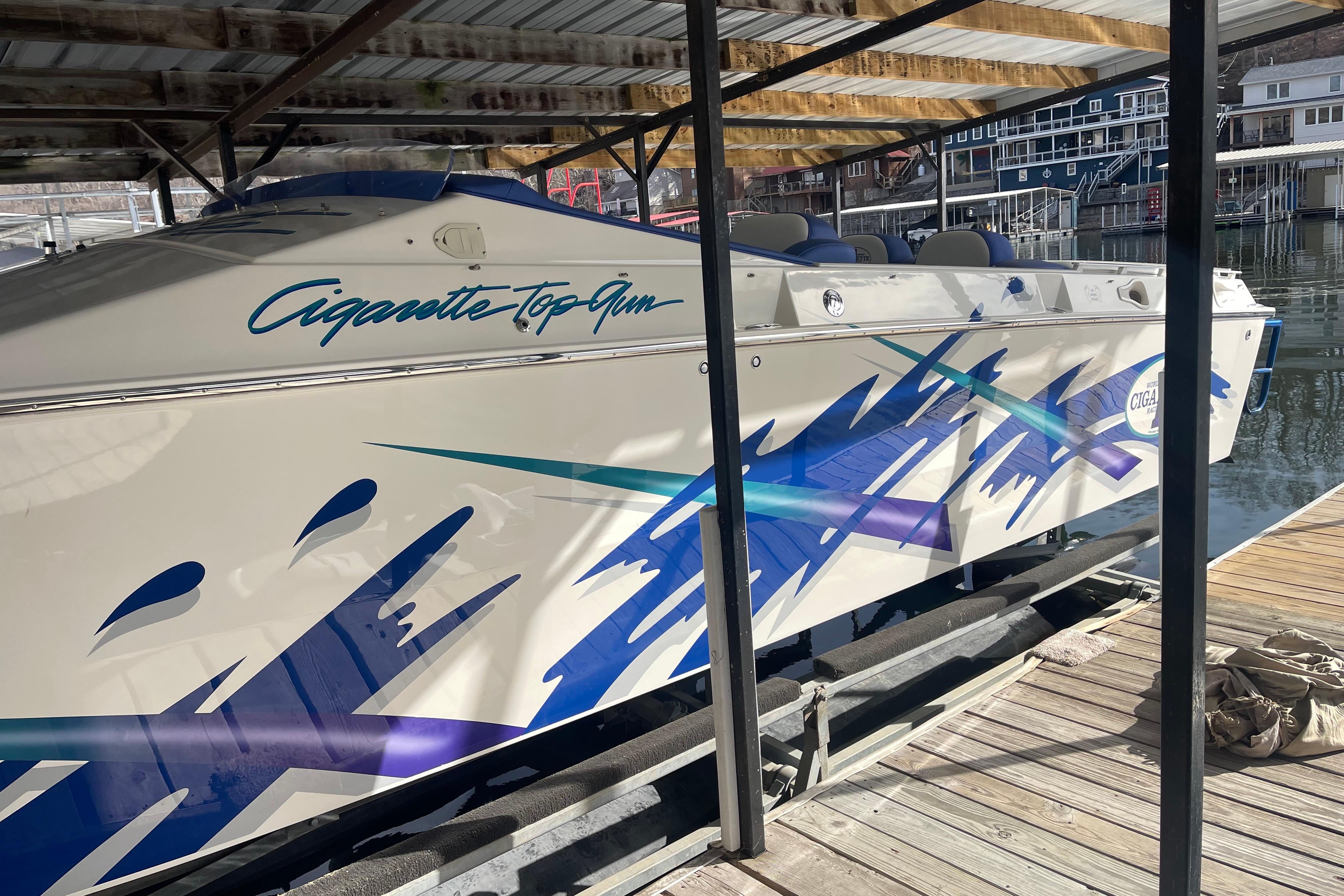 Cigarette 38' Top Gun