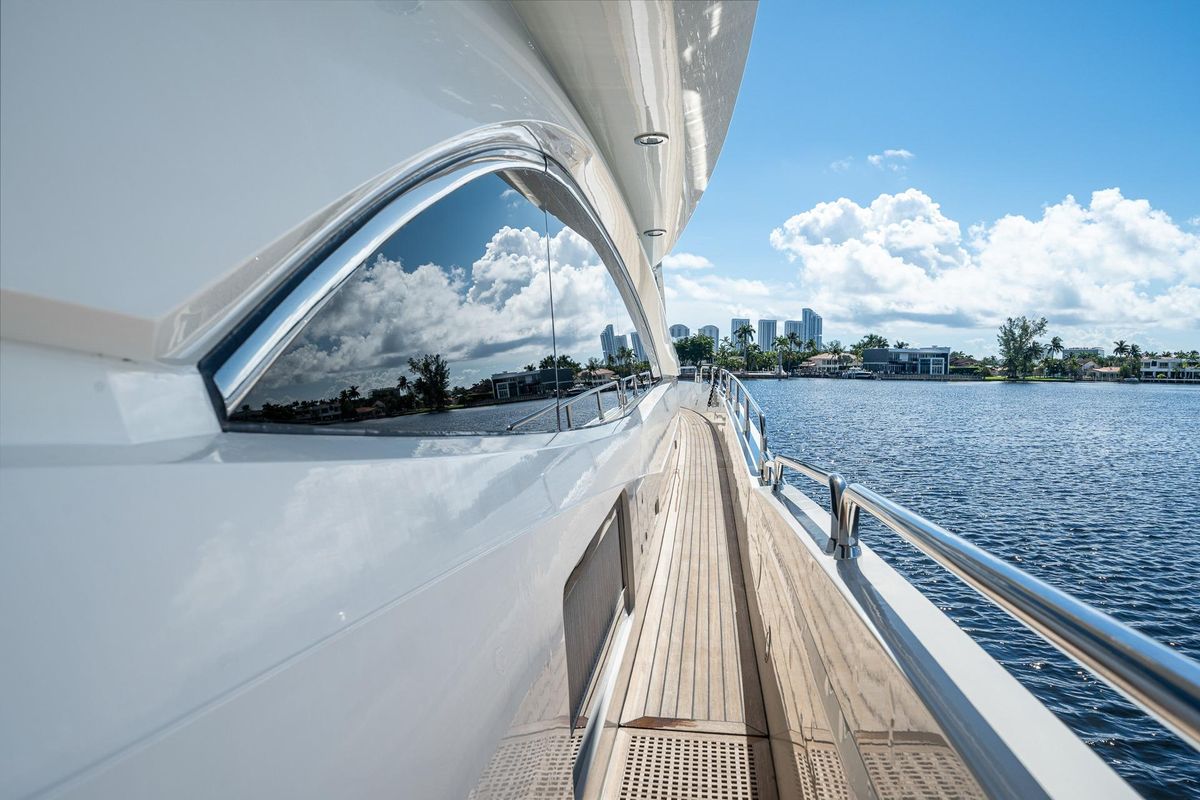 2008 Sunseeker 90 