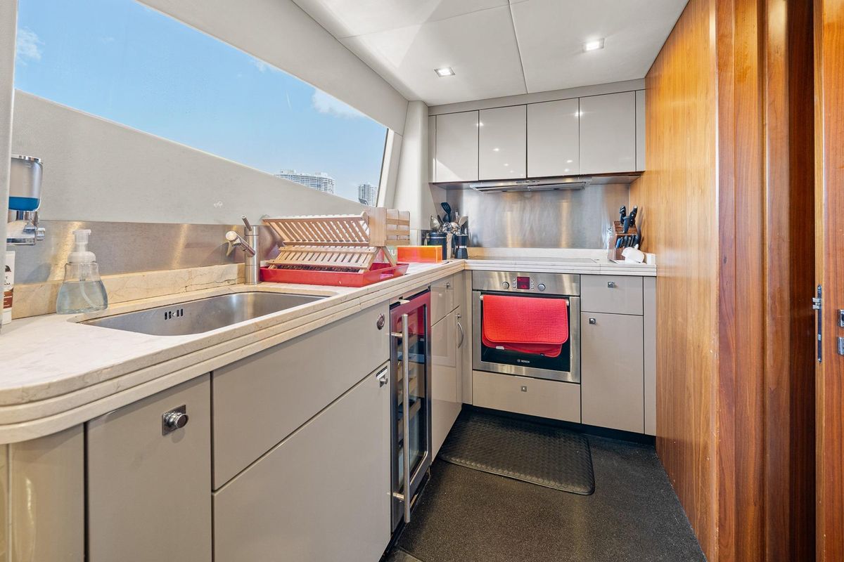 2008 Sunseeker 90 