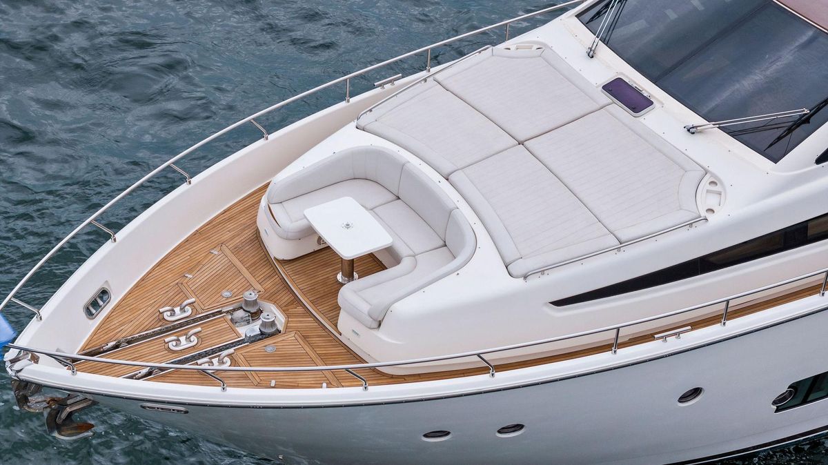 2012 Ferretti Yachts 80 