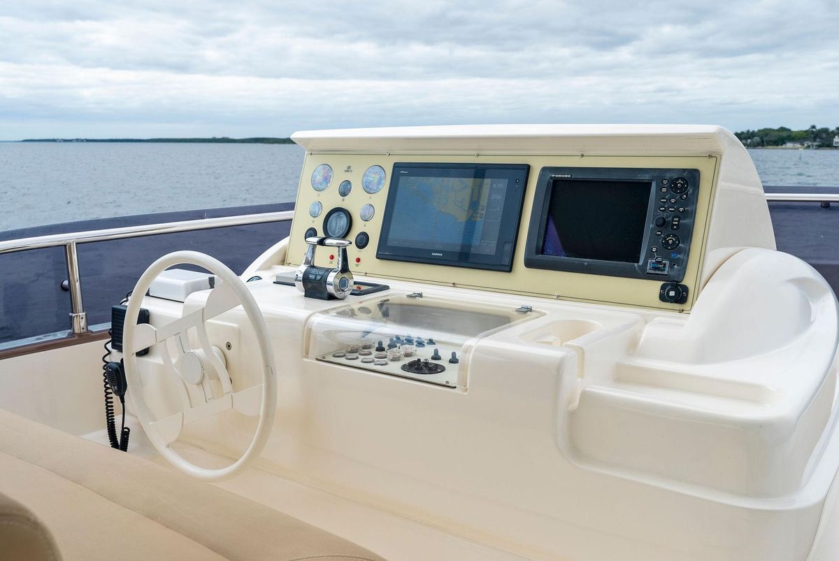 2012 Ferretti Yachts 80 