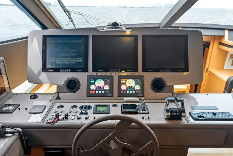 Bon Bon Yacht Photos Pics 