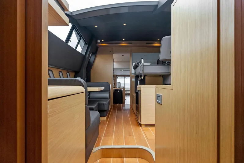 Bon Bon Yacht Photos Pics 